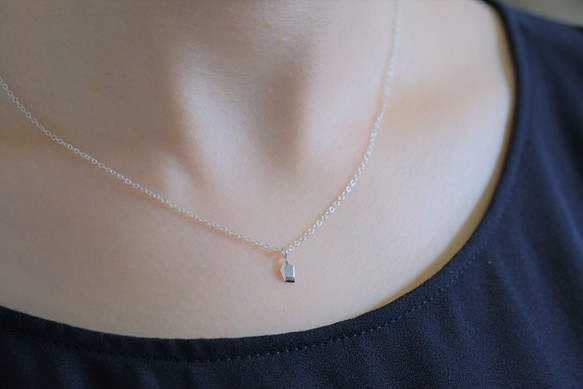lítið fimmtungur necklace A：変形五角形　ネックレス　シルバー 1枚目の画像