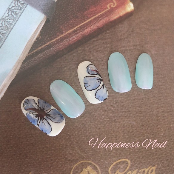 ハイビスカス青ネイル ネイルチップ ネイルシール Happiness Nail 通販 Creema クリーマ ハンドメイド 手作り クラフト作品の販売サイト