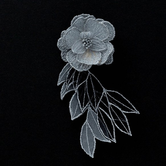 8PIECE FLOWER 刺繍ピアス イヤリング (silver) 1枚目の画像