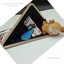 雅彥設計包款-甜心-口袋款私密隨行包(愛麗絲夢遊仙境） 第1張的照片