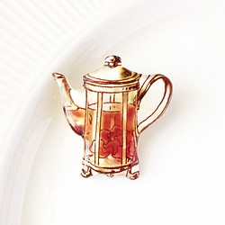 Peach tea pot brooch|紅茶のティーポットブローチ 1枚目の画像