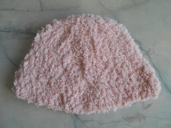 モコモコ　子供用　ピンクの　帽子 1枚目の画像