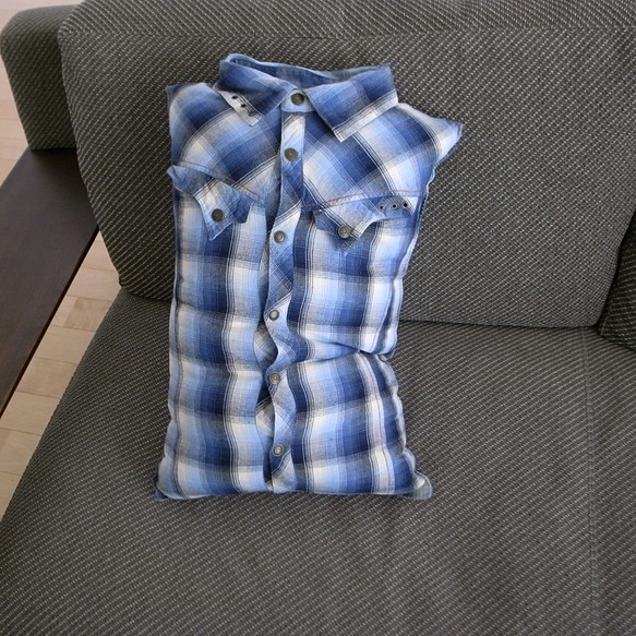 襟付きシャツクッション＆カバーセット「inteku 31」 1枚目の画像