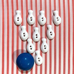 大人気 オリジナルボウリングピンボタン 白 4個セット ボタン Jampack 通販 Creema クリーマ ハンドメイド 手作り クラフト作品の販売サイト