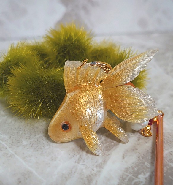 金魚のかんざし(一本簪)黄金琉金さん 1枚目の画像