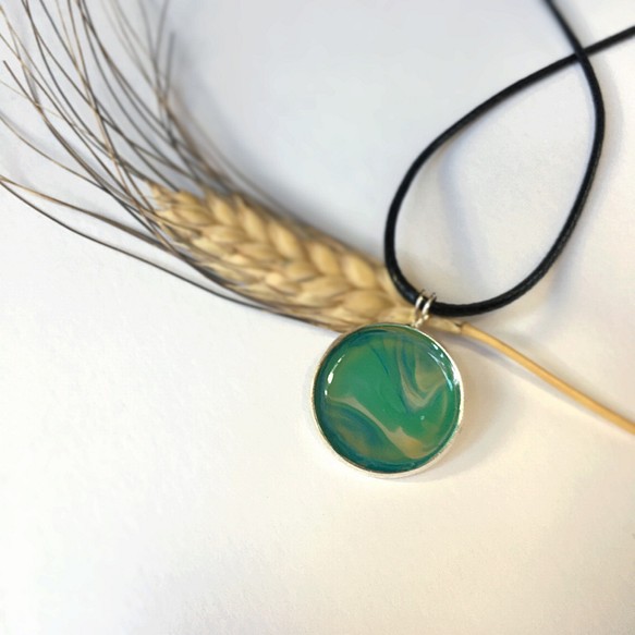 綠色細號樹脂吊墜  Small resin pendant  |可訂製 第1張的照片