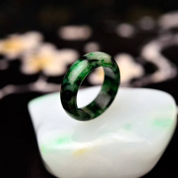 翡翠くりぬきリング　ring-432　指輪　11.5号　ヒスイ ひすい 天然石 1枚目の画像