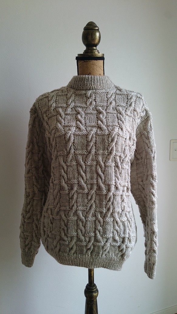 縄編みのメンズセーター 1枚目の画像