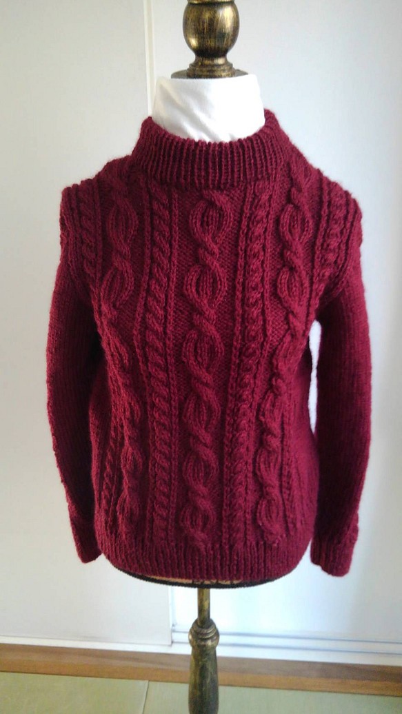 アラン模様のセーター(エンジ) 1枚目の画像