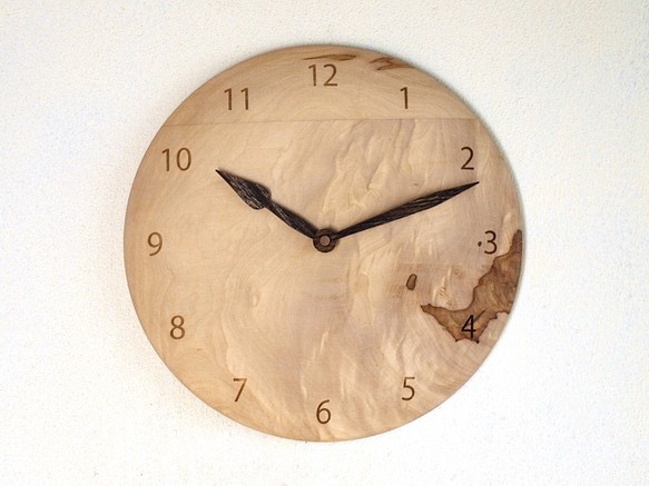 木製 掛け時計 丸 栃（トチ）材14 1枚目の画像