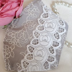 不織布マスクカバー　バラ刺繍生地　グレー 1枚目の画像