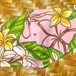 フラダンス用・鮮やかなピンク地プルメリア柄ハワイアンファブリック　　立体マスク大人用　 1枚目の画像