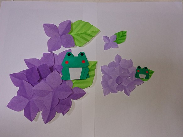 親子蛙と、あじさい(紫陽花)花、野花にも♪一年中使える花です♪壁面、保育園、海外の方に贈り物など♪５月６月 1枚目の画像