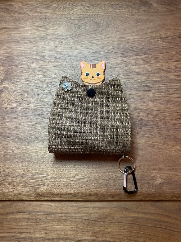 ねこ　猫　マスクケース　猫型　新作　二重タイプ　茶　シンプル　ネコシルエット　マスク保管ケース　マスク仮置き　プチギフト 1枚目の画像