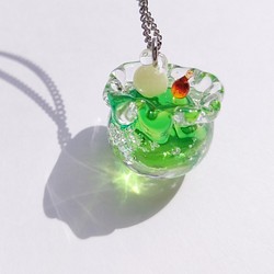金魚鉢クリームソーダのネックレス【Glass necklace】 1枚目の画像