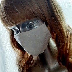 白・刺繍 立体マスク 1枚目の画像