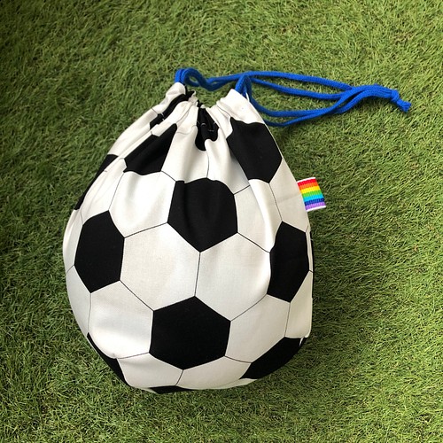 ボールみたいな サッカーボールケース ボール入れ 巾着バッグ Rainbow 通販 Creema クリーマ ハンドメイド 手作り クラフト作品の販売サイト