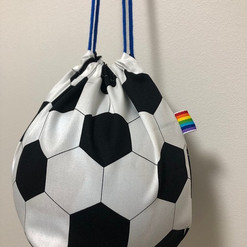 ボールみたいな サッカーボールケース ボール入れ 巾着バッグ Rainbow 通販 Creema クリーマ ハンドメイド 手作り クラフト作品の販売サイト