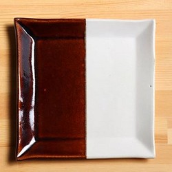角皿 白と茶色のハーフ&ハーフ 掛け分け皿 ほっこりかわいい益子焼 1枚目の画像