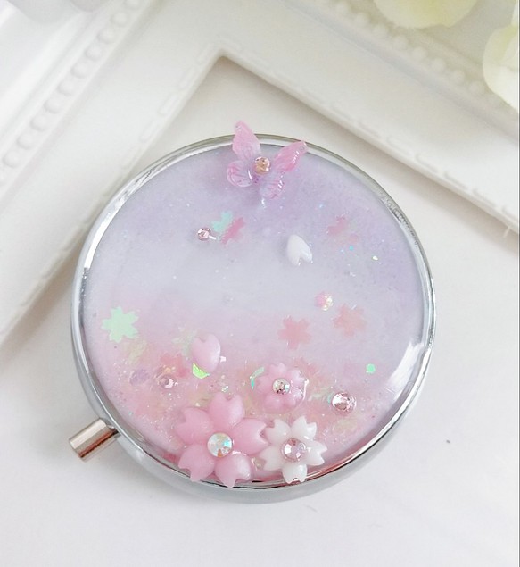 夜桜と蝶々のピルケース レジン 桜ハンドメイド2021 桜 その他ケース