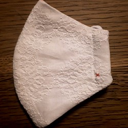 綿レース(大輪花柄)とダブルガーゼ(花柄)の立体マスク 1枚目の画像