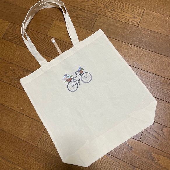 刺繍エコバッグ　花かご自転車 1枚目の画像