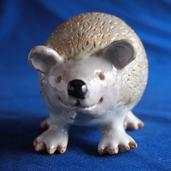 ハリネズミ　陶器の動物オブジェ 1枚目の画像