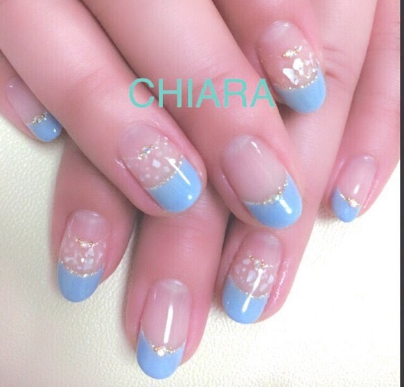 No 90 淡いブルーシェルフレンチ ブライダル 春夏ネイル フレンチ ネイルチップ ネイルシール 大人ネイルチップ Chiaranails 通販 Creema クリーマ ハンドメイド 手作り クラフト作品の販売サイト