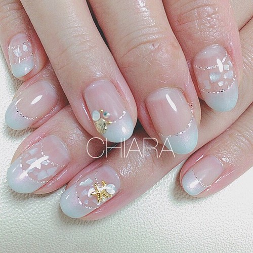 No 140 水色パールとシェルのフレンチ ブライダル お出かけ お呼ばれ ネイルチップ ネイルシール 大人のネイル Chiaranails 通販 Creema クリーマ ハンドメイド 手作り クラフト作品の販売サイト