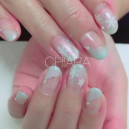 No 1 大人のスノーフレンチネイル デート お出かけ 冬ネイル クリスマス 雪 ネイルチップ ネイルシール 大人ネイルチップ Chiaranails 通販 Creema クリーマ ハンドメイド 手作り クラフト作品の販売サイト