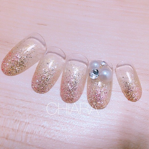 No 279 シンプルビジューネイル ブライダル お呼ばれ デート ネイルチップ ネイルシール 大人ネイルチップ Chiaranails 通販 Creema クリーマ ハンドメイド 手作り クラフト作品の販売サイト