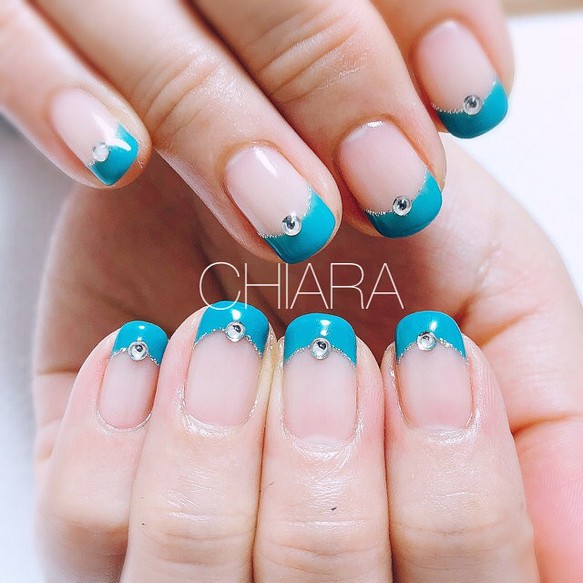 No 312 ブルーシンプルフレンチ ターコイズ リゾート 旅行 ブライダル ネイルチップ ネイルシール 大人ネイルチップ Chiaranails 通販 Creema クリーマ ハンドメイド 手作り クラフト作品の販売サイト