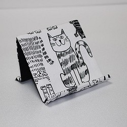 スマホスタンド☆かわいいネコ柄✧スマホの指定席に 1枚目の画像