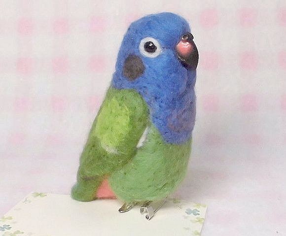 仿藍頭鸚鵡☆夾＆胸針☆羊毛氈★mini Blue-headed Parrot(Pionus)★clip & brooch 第1張的照片