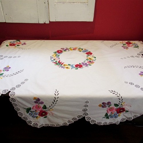 最新デザインの ハンガリー刺繍 テーブルクロス - テーブル用品 