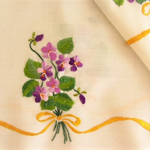 アンティークフランス 紫小花 スミレの花束刺繍 ブルーリボン シルク生地作品
