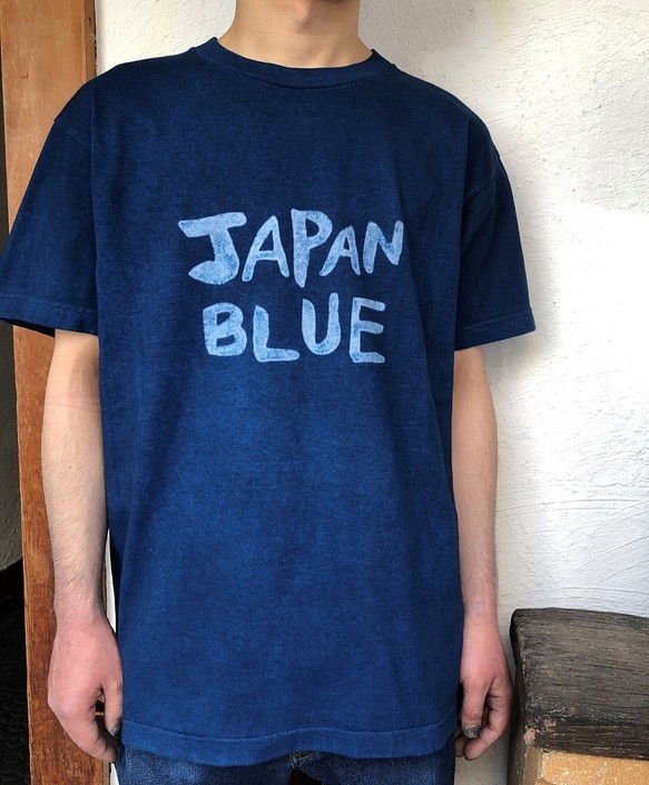 オールシーズンに活躍！藍染めTシャツ　型染め「JAPAN BLUE」模様　男女兼用