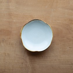 白梅型小皿（金ふち） 1枚目の画像