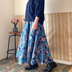 〈sold out〉レトロなブルーの花柄フレアスカート  ロングスカート 〚一点物〛 1枚目の画像