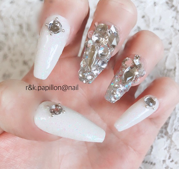 ネイルチップ ストーンデザインネイル ネイルチップ ネイルシール R K Papillon Nail 通販 Creema クリーマ ハンドメイド 手作り クラフト作品の販売サイト