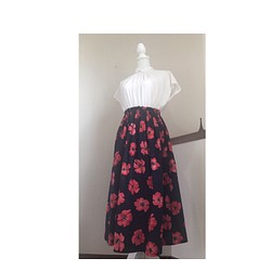 送料無料✨     大人かわいい    水彩花柄ギャザースカート 1枚目の画像