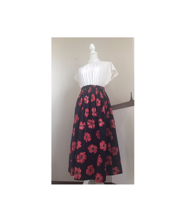 送料無料✨     大人かわいい    水彩花柄ギャザースカート 1枚目の画像