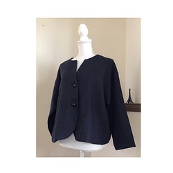 送料無料  ✨    濃紺リネンノーカラー丸みのあるショートジャケット 1枚目の画像