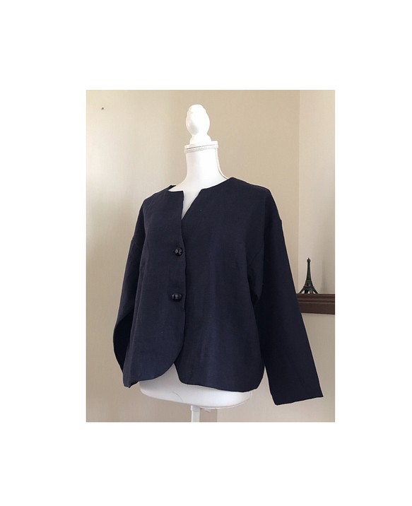 送料無料  ✨    濃紺リネンノーカラー丸みのあるショートジャケット 1枚目の画像