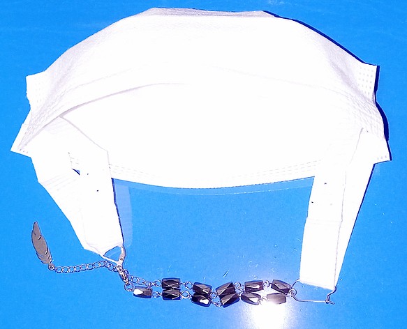 《２way》ダイヤカット型磁気ヘマタイトの「マスクホルダー」兼「ブレスレット」(黒色)＆「４種のチャーム」のセット 1枚目の画像