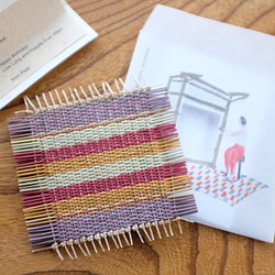 「い草の機織り機」と手織りコースター 1枚目の画像
