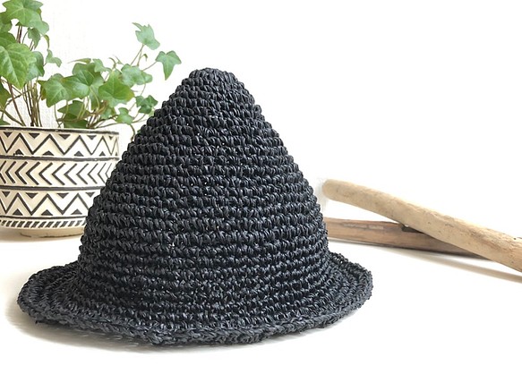 春夏用 手編みのどんぐり麦わら帽子 〈キッズサイズ〉ブラック 1枚目の画像