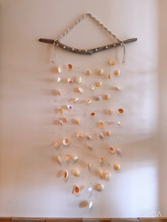 これからの季節にぴったり☺︎流木貝殻タペストリー 1枚目の画像
