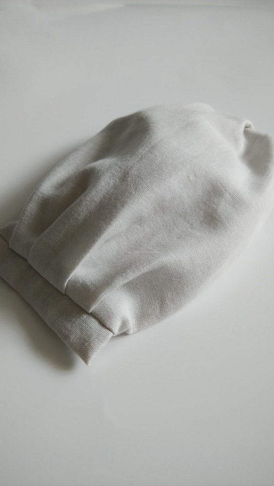 大きめ⭐ふっくらマスク　薄いグレー　プリーツ　フィルターポケット付き　ダブルガーゼ　 1枚目の画像