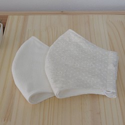 【送料無料】《大きめ》 綿１００％　刺繍とジャガード：ガーゼの立体布マスク（アイボリー・ホワイト） ＬＬサイズ２枚セット 1枚目の画像